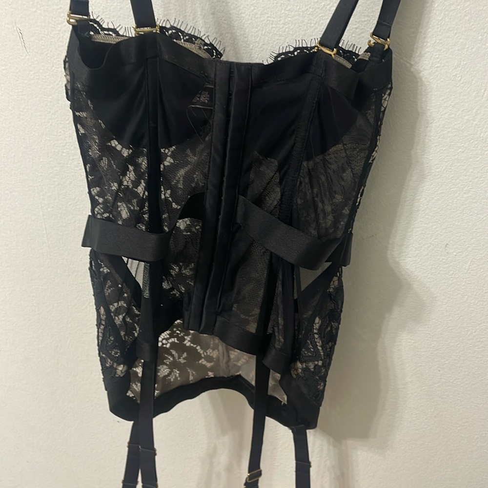 VICTORIA’S SECRET CORSET 34B